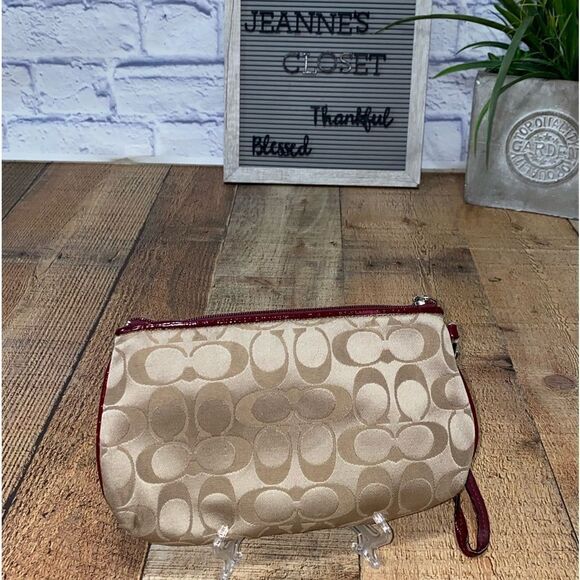 Coach Authentic Wristlet Patent Leather Jacquard C logo - Picture 4 of 12